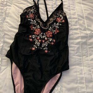 One piece swim suit